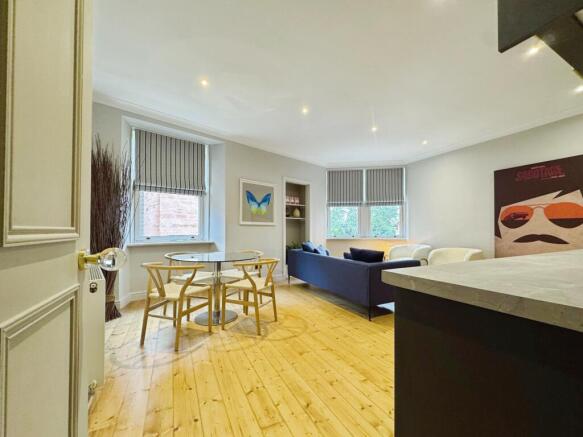 Lounge/Kitchen