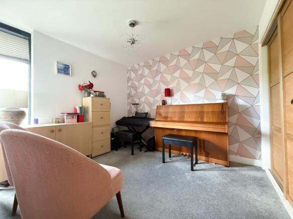 Reception/Bedroom 3