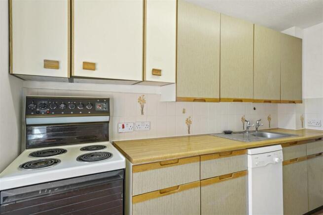 38 Betjeman Close - TlC7I3Q3eAIRmm9CgflX (ID 14736