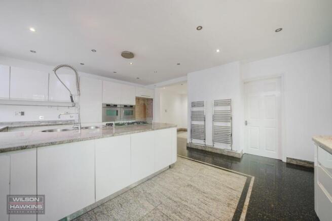 The Squirrels, Mount Park Road - 3a3sfyG8jyPm5u2Zc