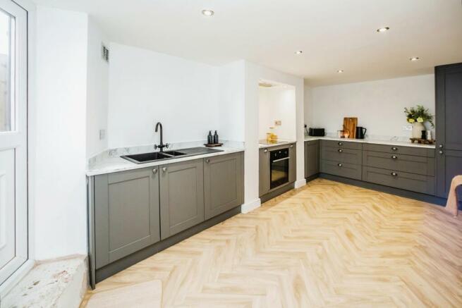 Kitchen / Dining Area