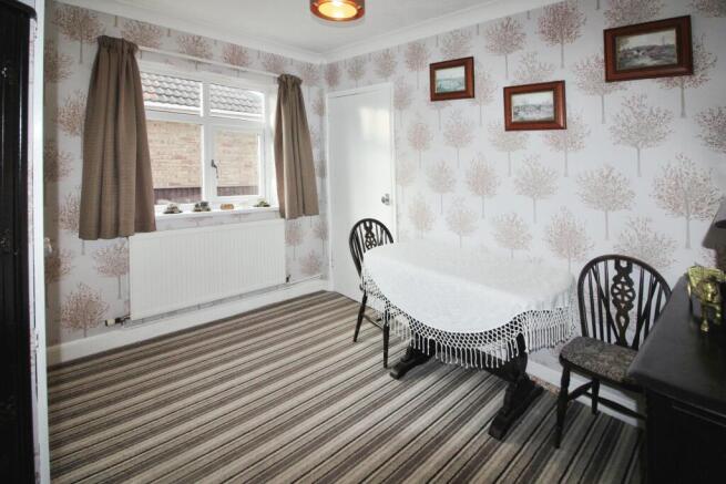 Aditional living or Dining room.JPG