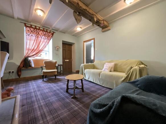 Spacious yet Cosy Lounge