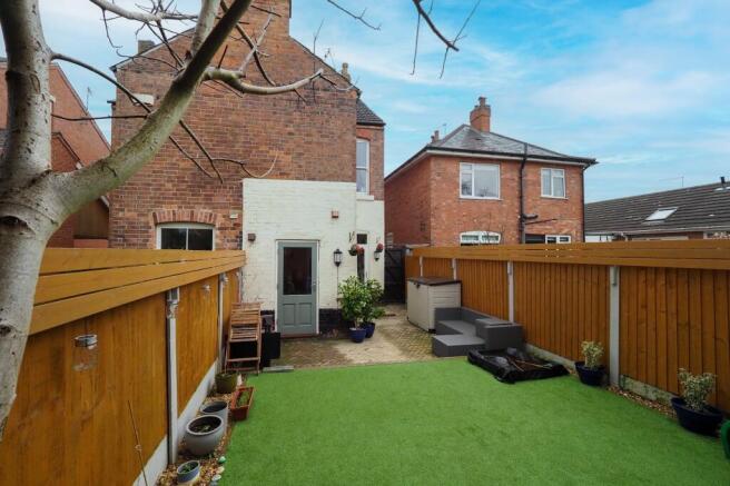 Contemporary and Low Maintenance Garden
