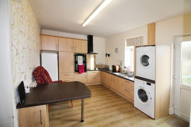 Kitchen..JPG