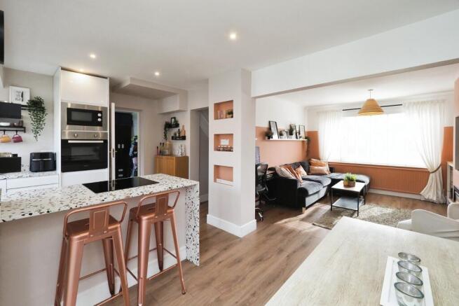 Stunning Airy Open Plan Kitchen/Dining/Living