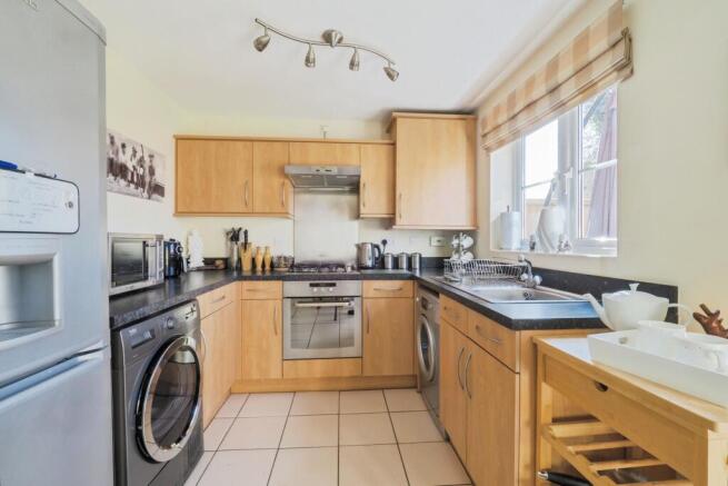 34whinneymoorwayretforddn227bl-006
