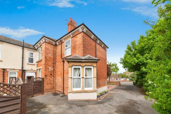 303_harlaxton_road-51