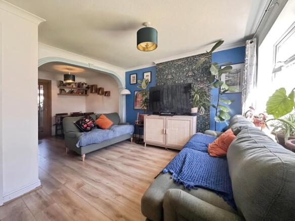 Lounge/Dining Room
