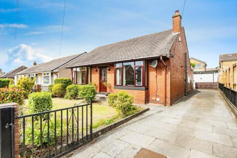 Moorlands Road, Huddersfield, HD3