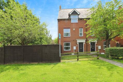 Rose Hip Walk, Witham St Hughs, Lincoln, LN6