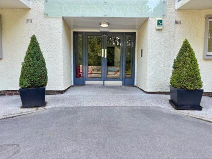 Queens Close, Lancaster Road, Harrogate, HG2