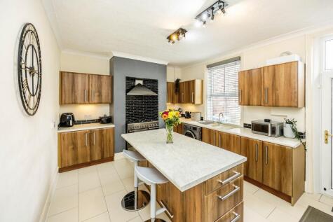 Oak Road, Huddersfield, HD2