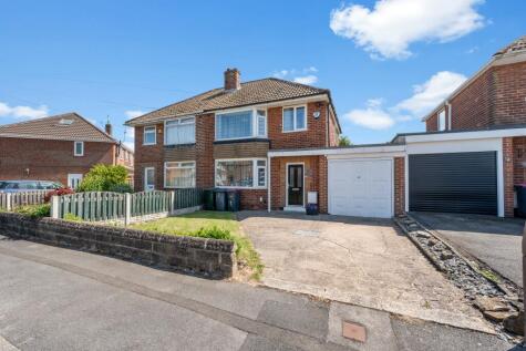 Hollys House Road, Ravenfield, Rotherham, S65