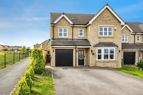 Bridges Avenue, Huddersfield, HD3