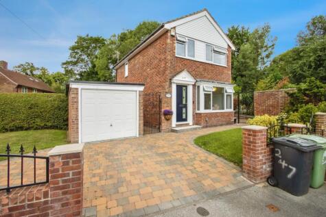 Swarcliffe Drive East, Leeds, LS14
