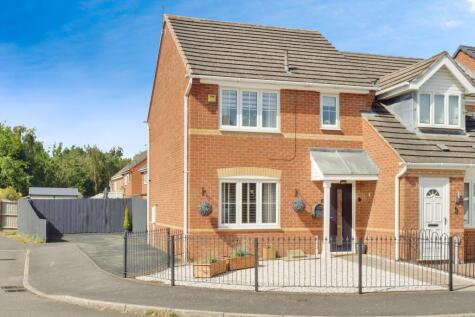 Hampton Close, Coalville, LE67