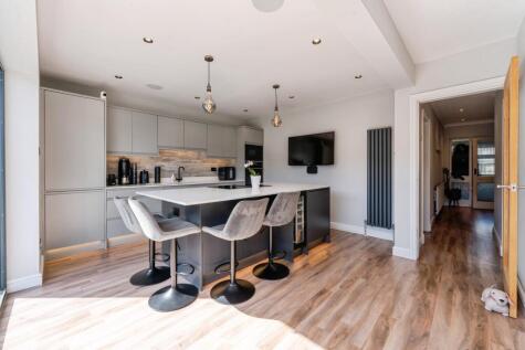 Lyon Road, Eastburn, BD20