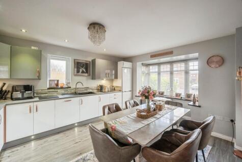 Fenlake Walk, Manvers, Rotherham, S63