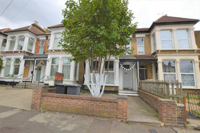 1 bedroom flat for sale in Flat 4, Hastings Road, Essex, SS1