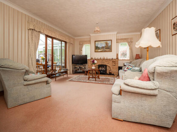 16KestrelClose-31