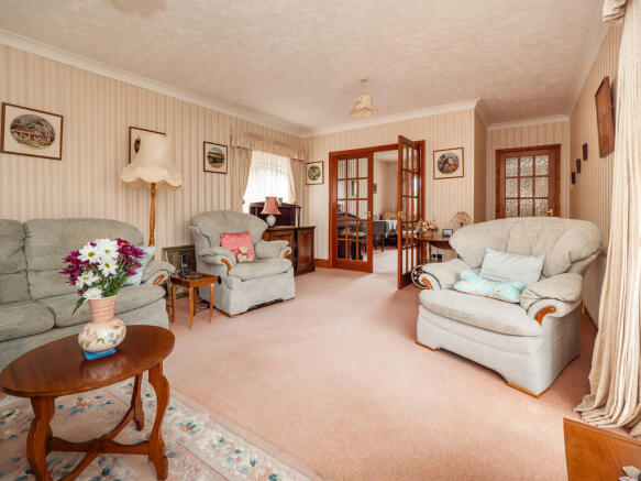 16KestrelClose-25