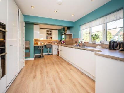 Fakenham Road, Bintree