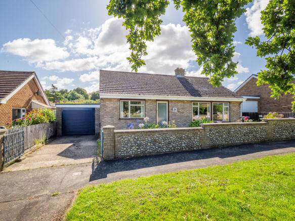 21WaveneyClose-2