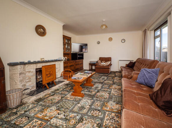 21WaveneyClose-17