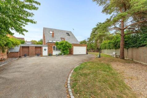 Brook End, Weston Turville, HP22