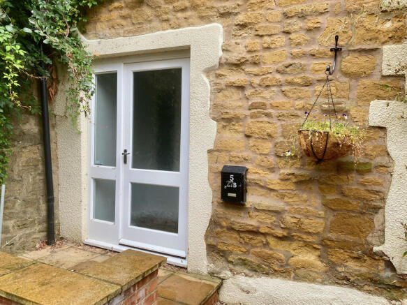 Private Entrance ...