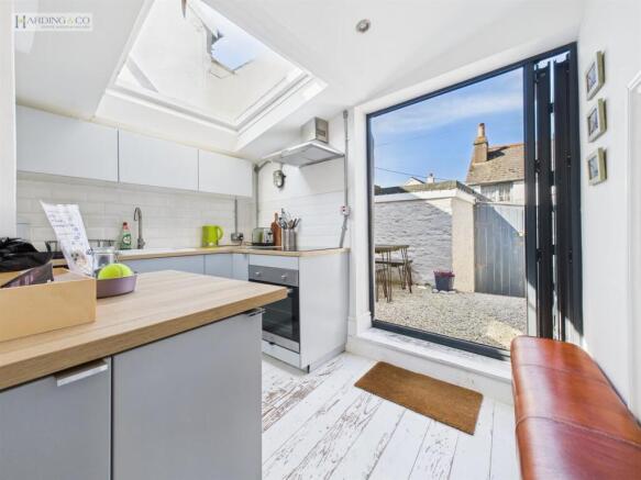 Kitchen ii.jpg