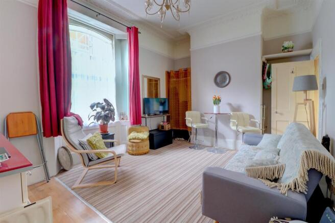 Lounge .1.jpg