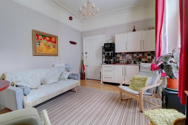 Lounge .2.jpg