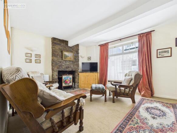 Living Room .2.jpg