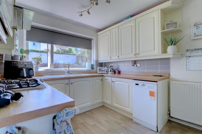 Kitchen .2.jpg