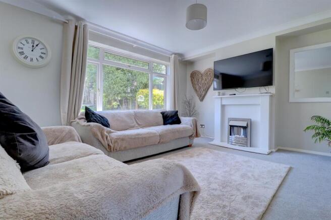 Living Room .1.jpg