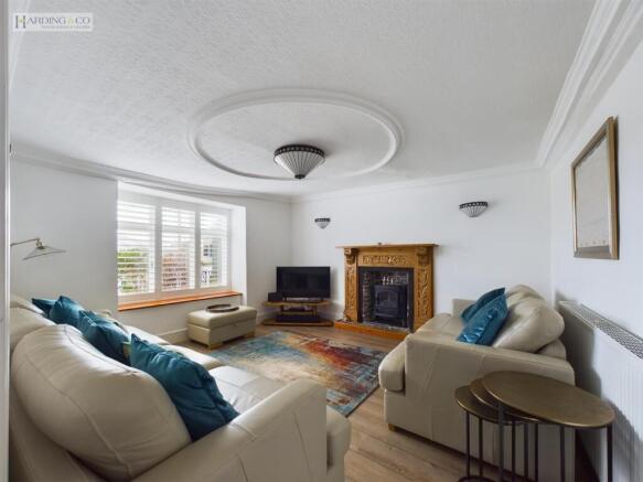 Living Room .1.jpg
