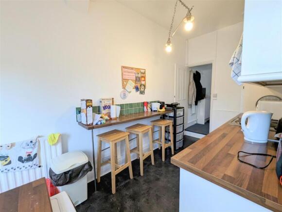 Kitchen B.jpg
