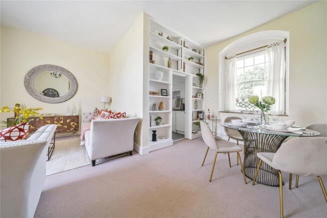 Sitting/Dining Room