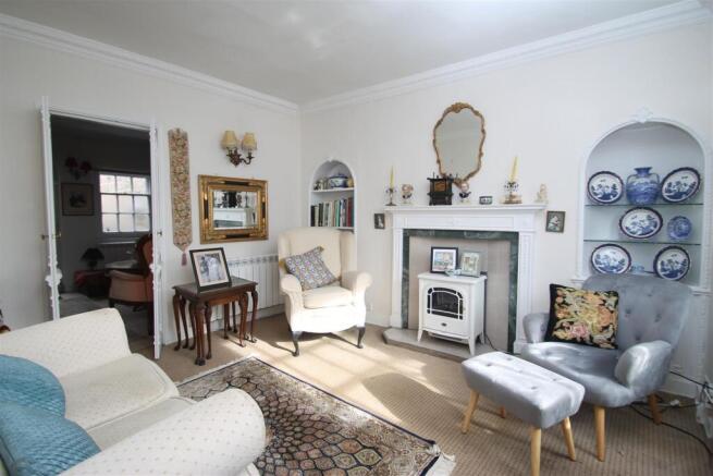 sitting room 2.JPG