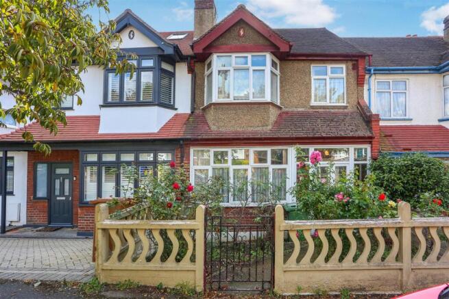 1545389575 - 11 Vermont Road, SM1 - 1.jpg