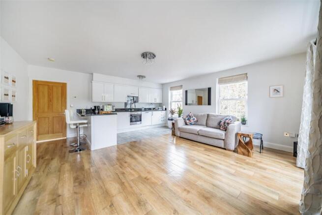 1369956-18-68f132df009ab-ARW .jpg