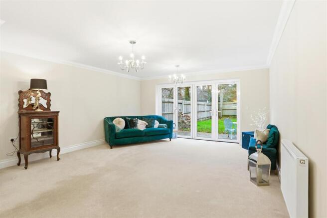 1590753081 - 2 Stanton Grove, KT20 - 11.jpg