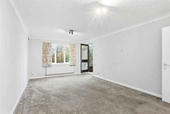 1584407069 - 2 Kempston Court - 4.jpg