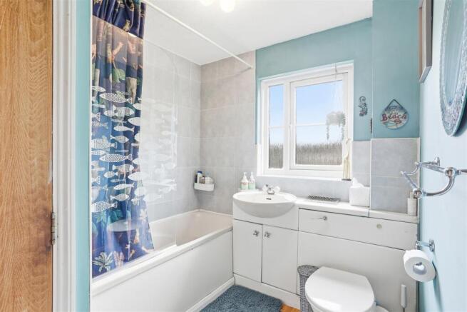 1617288651 - 4, 46 Foxglove Way, SM6 - 7.jpg