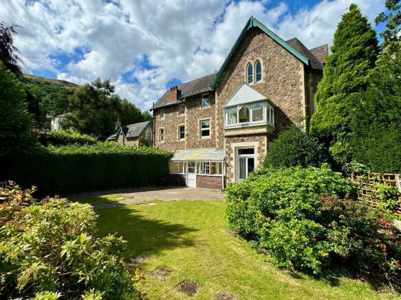 Ground floor apartment & private garden