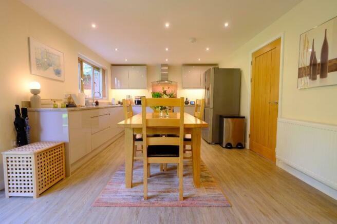 Gorgeous kitchen/dining area