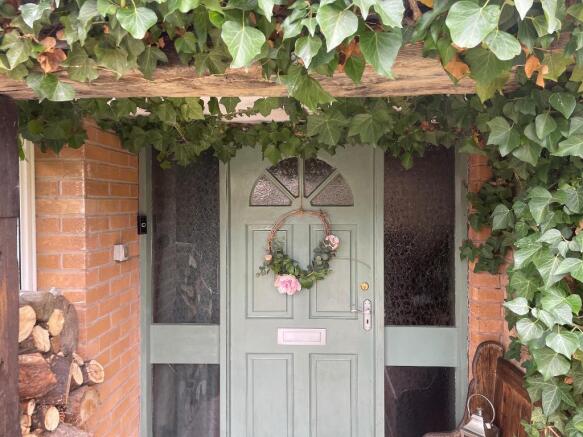 Attractive entrance to the Paddocks