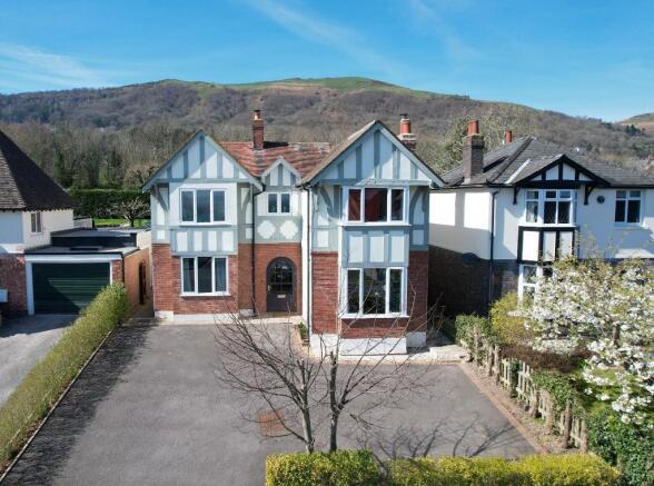 Detached house with a separate annexe